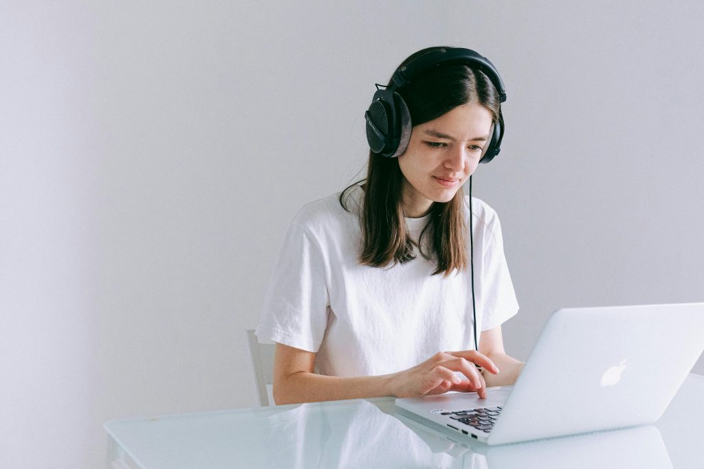 cfd.easygroupfx.com: avis arnaques en ligne. Avocat fraude en ligne
