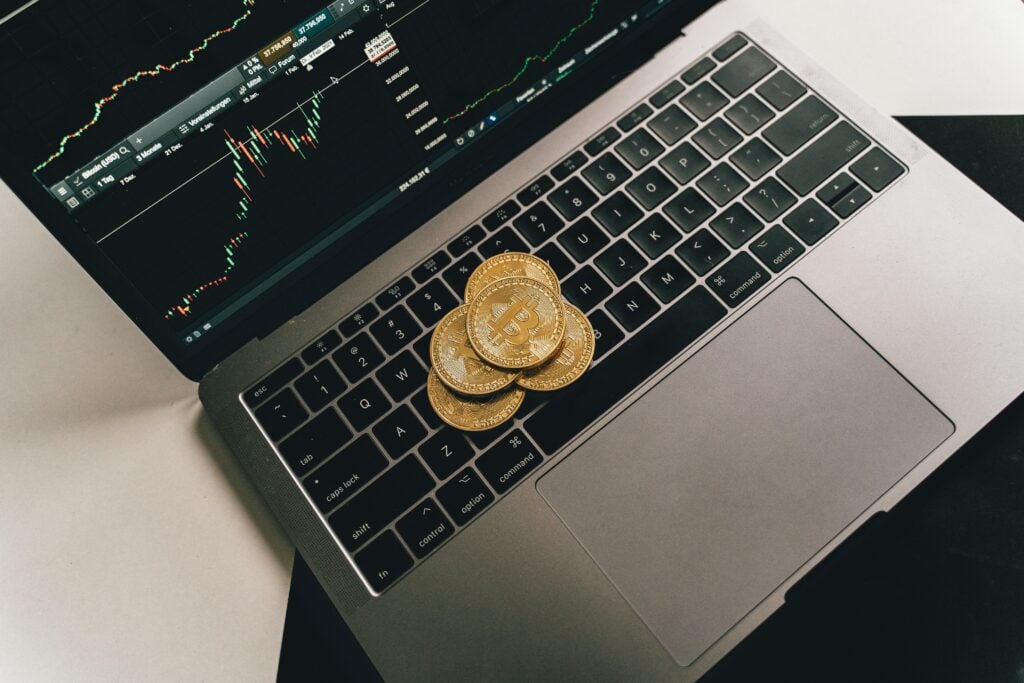gencapwebtrade.com: cuidado con la estafa. Trading en línea falso