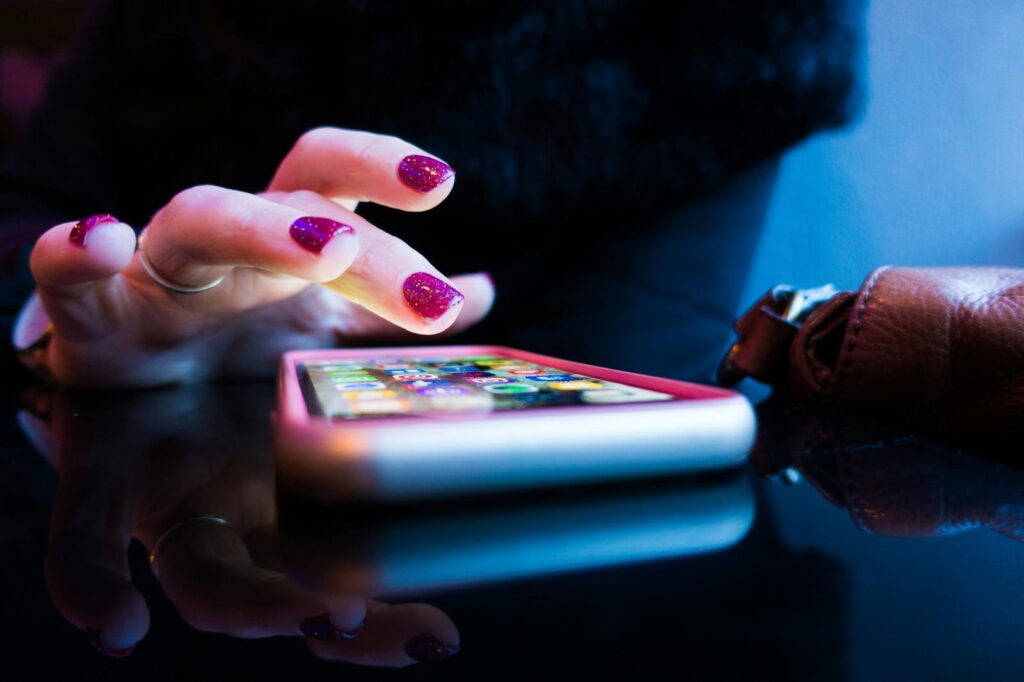 APP flye.group: attenzione alla truffa. Falso trading on line